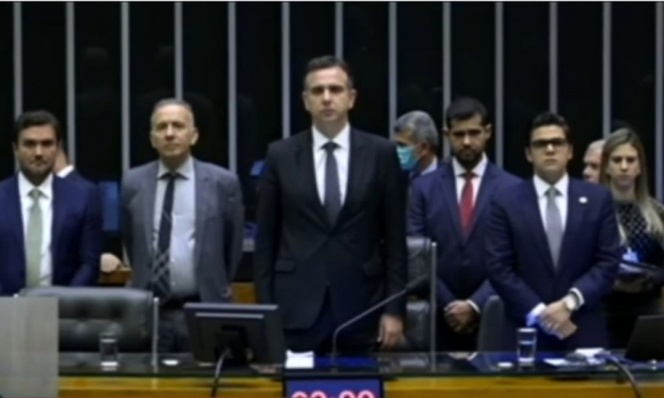 Políticos repudiam assassinato em Foz; Bolsonaro diz que ‘não tem nada a ver’ com crime