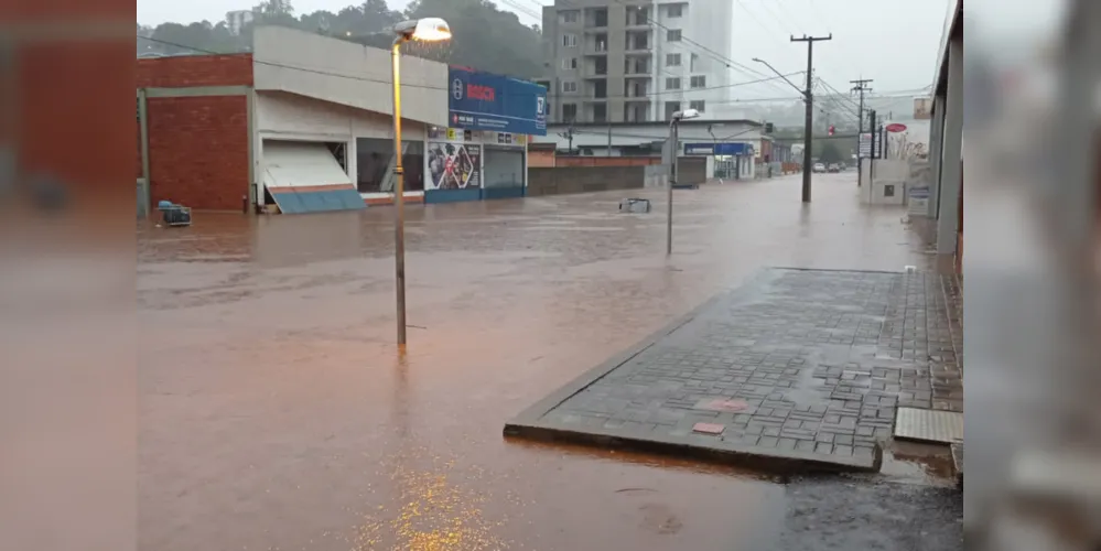 Defesa Civil aponta 4,3 mil pessoas atingidas pelas chuvas no Paraná
